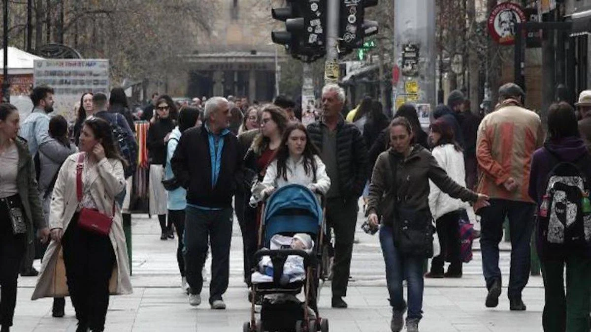 Arnavutluk'ta 'taşıtsız gün' uygulaması başladı