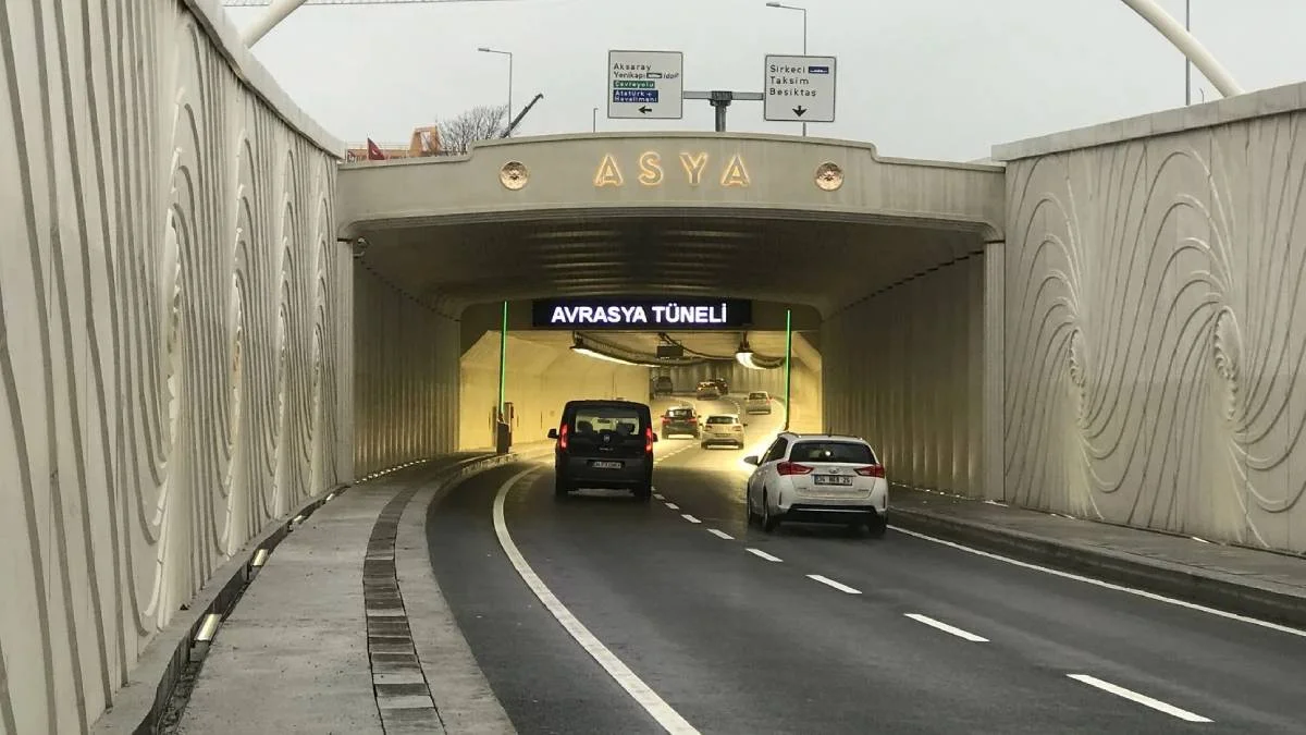 Avrasya Tüneli motosiklet geçiş ücreti 2022 | Motosiklet Avrasya Tüneli'nden kaç TL'ye geçer? Avrasya Tüneli motosiklet yasağı bitti mi?