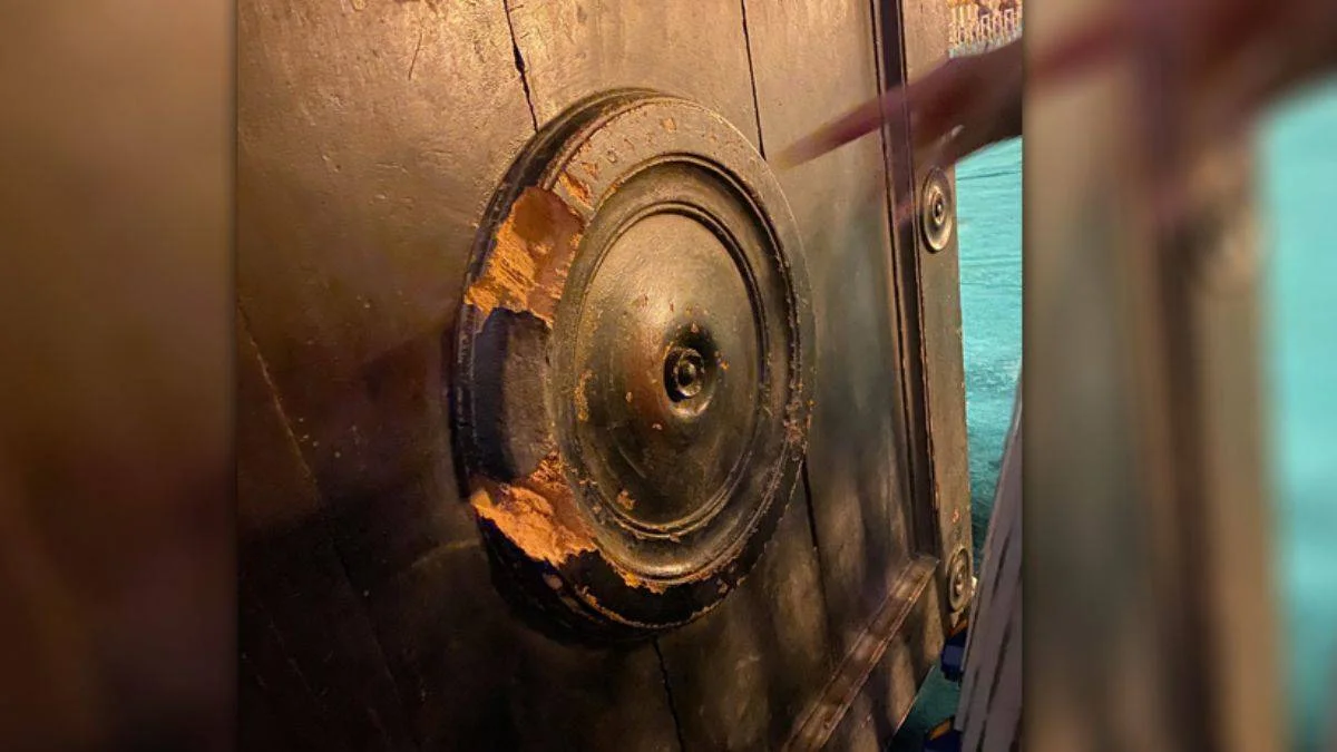 Ayasofya Camisi'nin 'İmparatorluk Kapısı'na saldırı! İBB'den açıklama