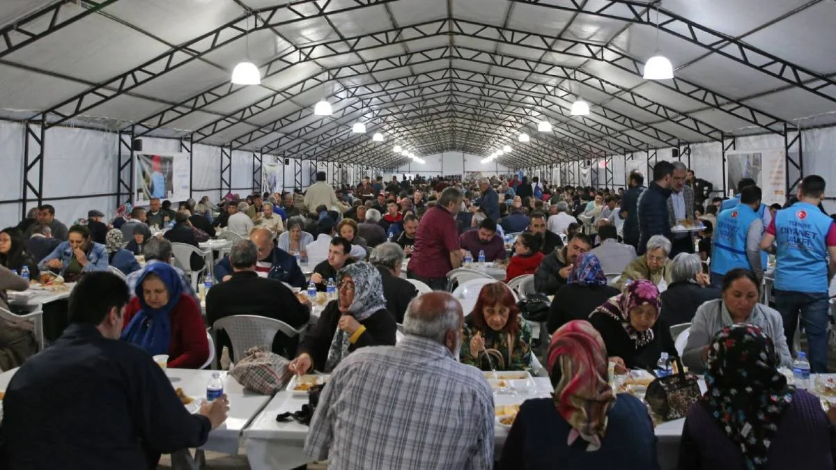 Bağcılar iftar çadırı nerede? Bağcılar'da ramazan çadırı kuruldu mu? Bağcılar'da ücretsiz iftar nerede veriliyor?