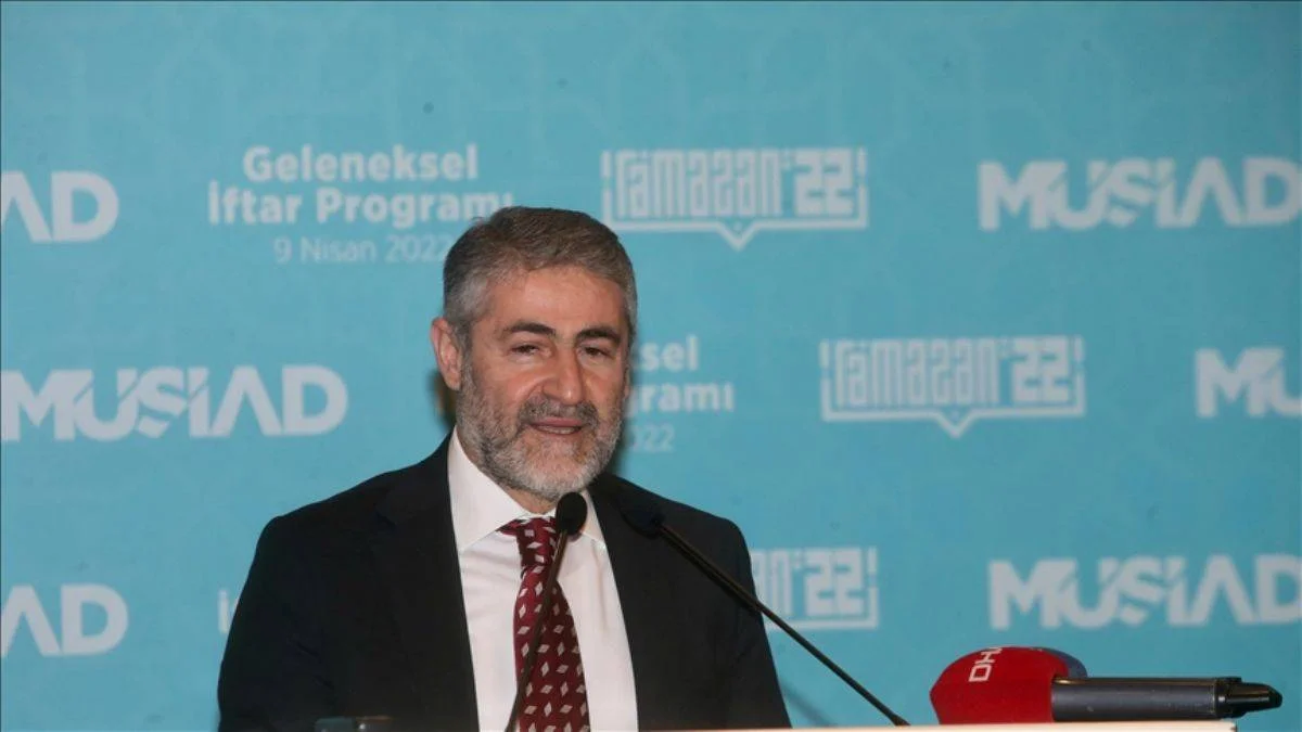 Bakan Nebati: Enflasyon yavaş yavaş yoluna giriyor