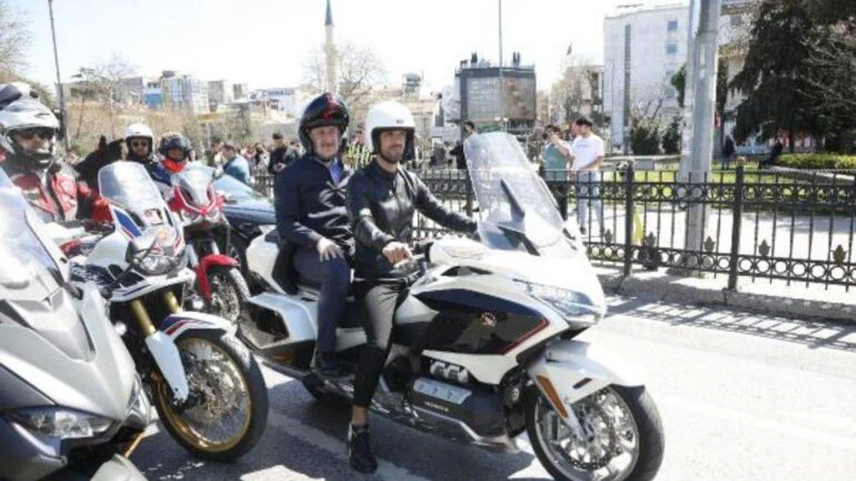 Bakanlığın işlettiği tüm yollarda motorcu dostu bariyerler olacak