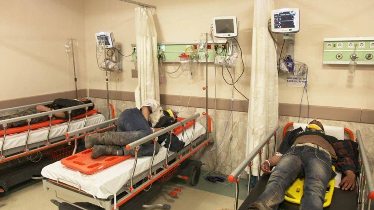 Bitlis'te göçmenlerin bulunduğu minibüs takla attı: 4 ölü, 25 yaralı