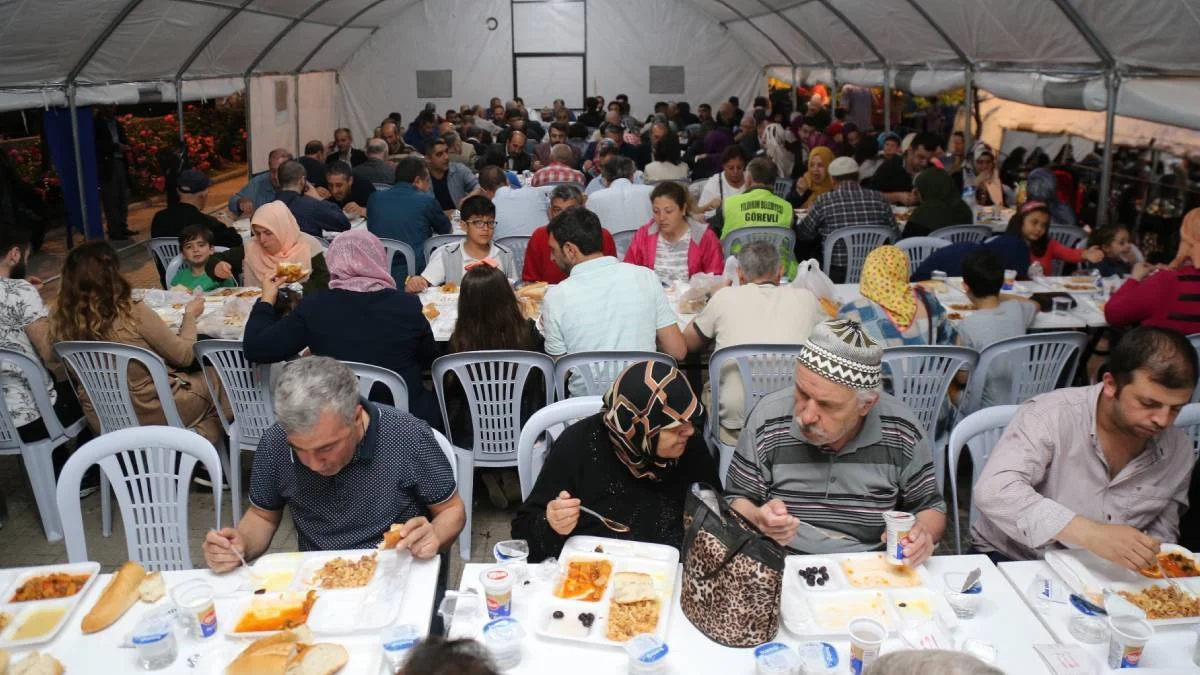 Bursa iftar çadırı nerede? 2022 Bursa Osmangazi, Yıldırım, Nilüfer, İnegöl iftar çadırı nerede kuruldu?
