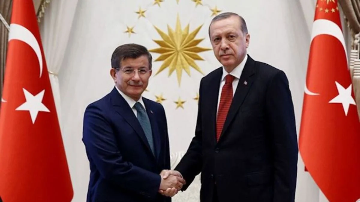 Davutoğlu: AK Parti'den ayrılış sürecinde vicdanım çok rahat