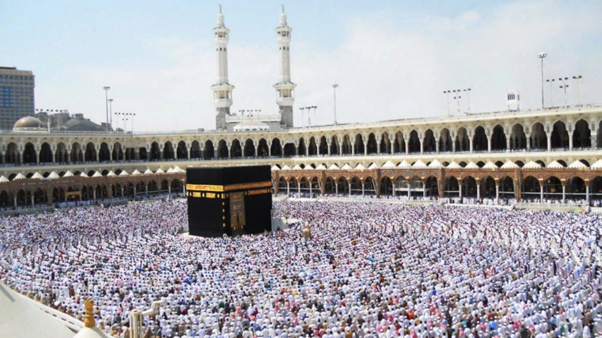 Diyanet'ten umre fiyatlarına zam!