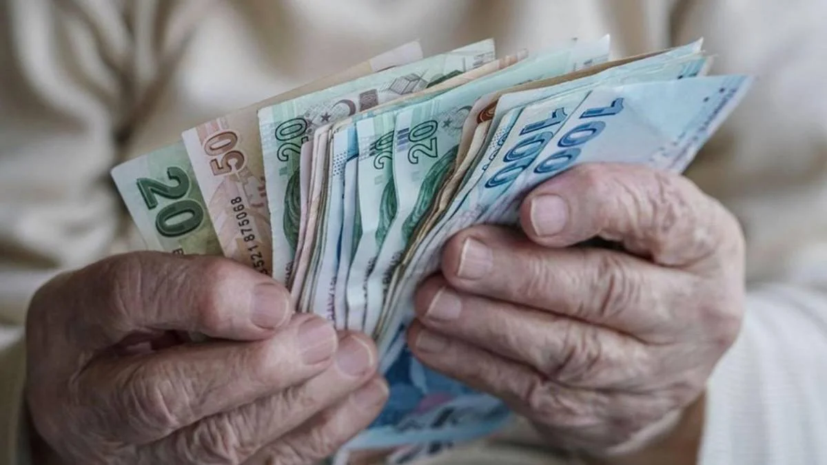 Emekli Bayram ikramiyesi ne kadar oldu? Emekli bayram ikramiyesi 2000 TL olur mu? Bayram ikramiyesi 1700 lira mı olacak? (Ramazan-Kurban)