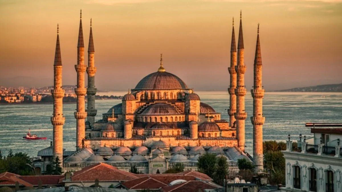 İstanbul imsakiyesi | İstanbul'da ezan saat kaçta okunacak? İstanbul iftar saati ne zaman?