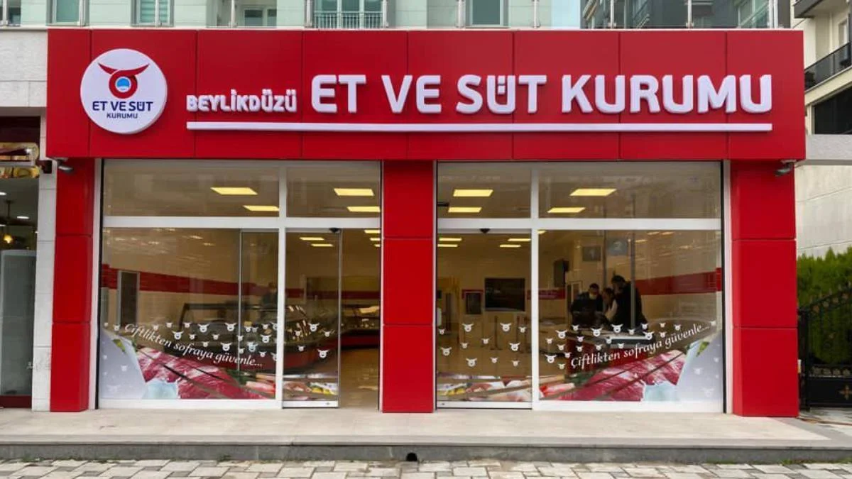 Mustafa Kayhan kimdir? Et ve Süt Kurumu Genel Müdürü Mustafa Kayhan hangi görevlerde bulundu?