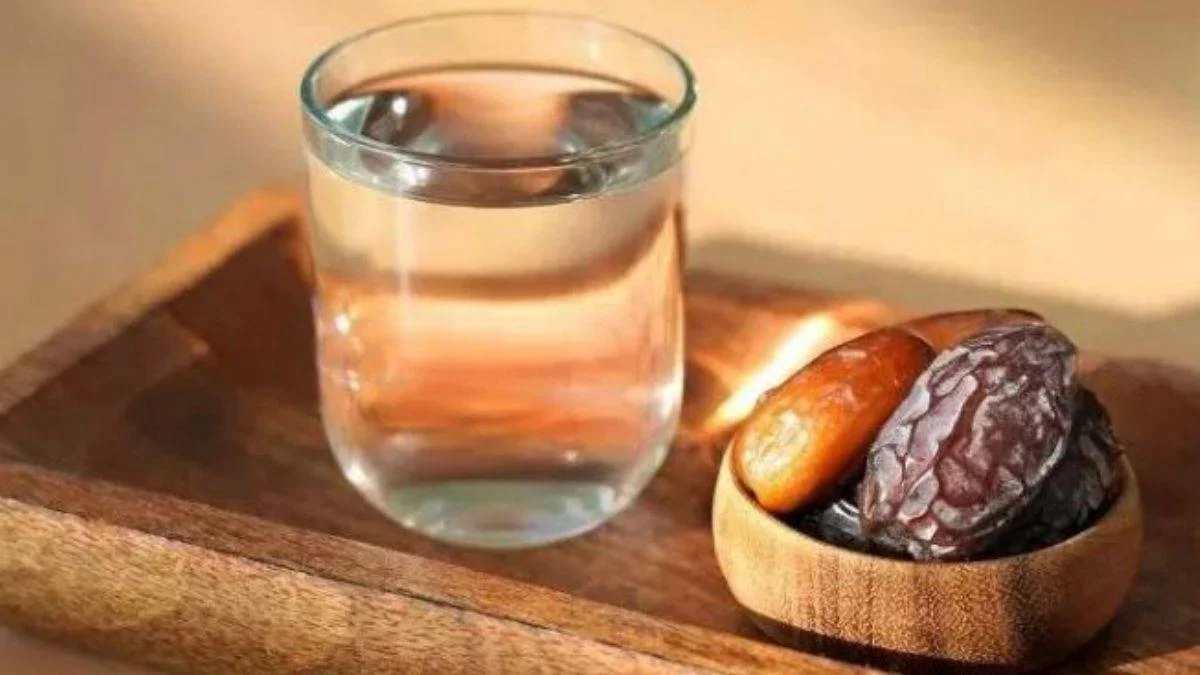 Oruç tutarken adet olmak orucu bozar mı? Oruç tutarken adet olunursa ne yapılmalı? Bir iki damla adet kanaması orucu bozar mı?
