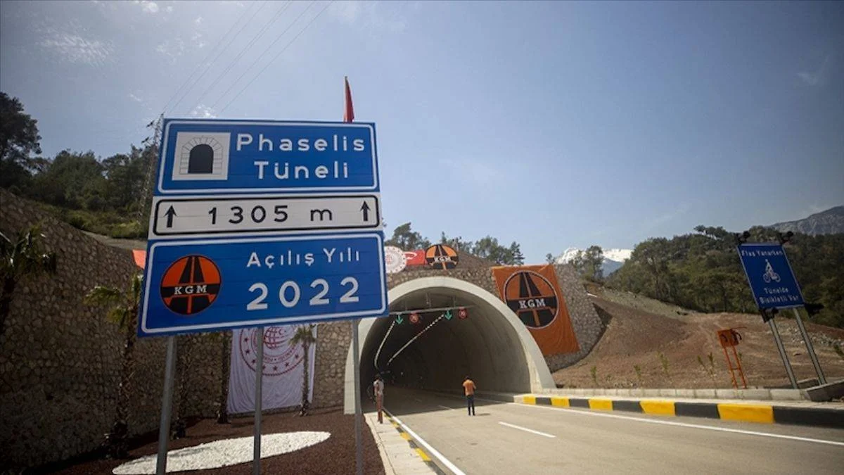 Phaselis Tüneli hizmete açıldı