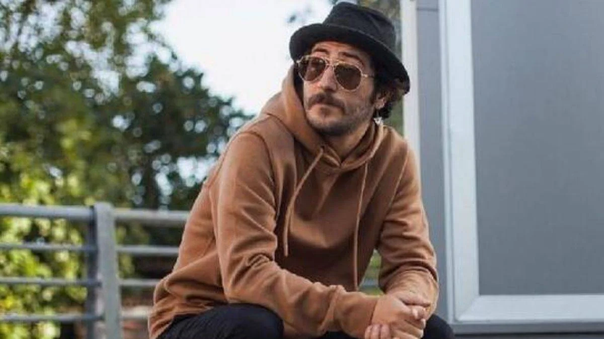Rapçi Berk Bayındır 8. kattan düşerek hayatını kaybetti