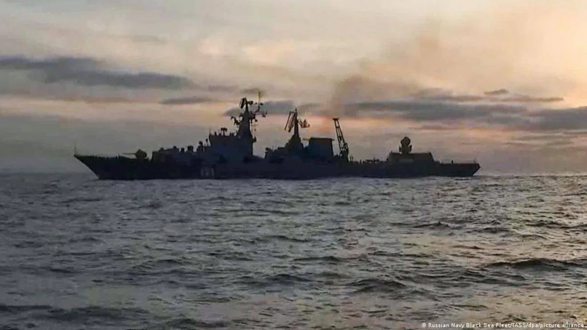 Rusya: Moskova'nın mürettebatından 1 kişi öldü, 27'si kayıp
