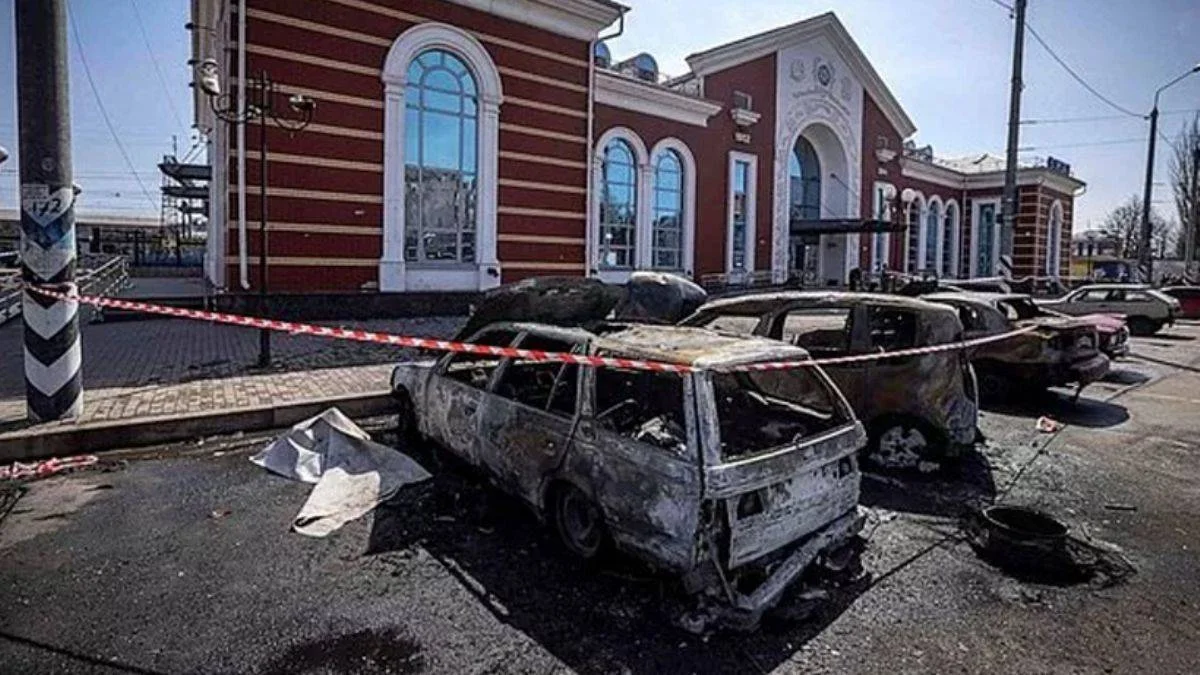 Ukrayna'da 5 tren istasyonuna saldırı: Ölü ve yaralılar var