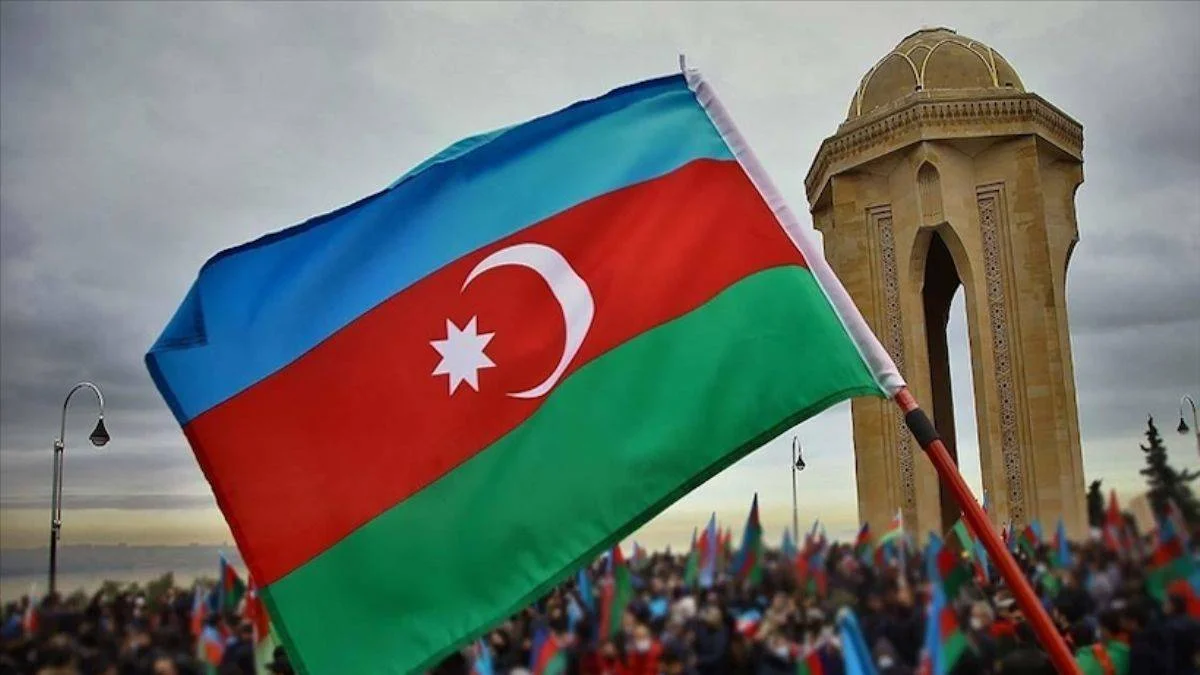 Azerbaycan bağımsızlığının 104. yılını kutluyor