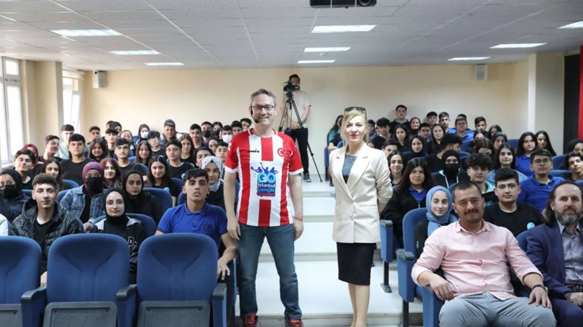Başkan Kartoğlu'ndan gençlere müjde üstüne müjde