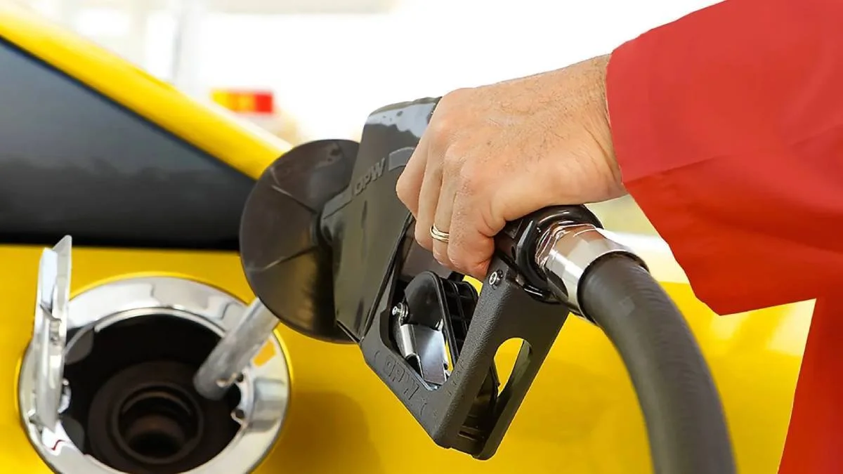 Benzine zam mı geldi? 18 Mayıs'ta benzine zam mı yapılacak? 18 Mayıs'ta Mazota (motorine) zam gelecek mi? Benzine ne zaman zam yapılacak?