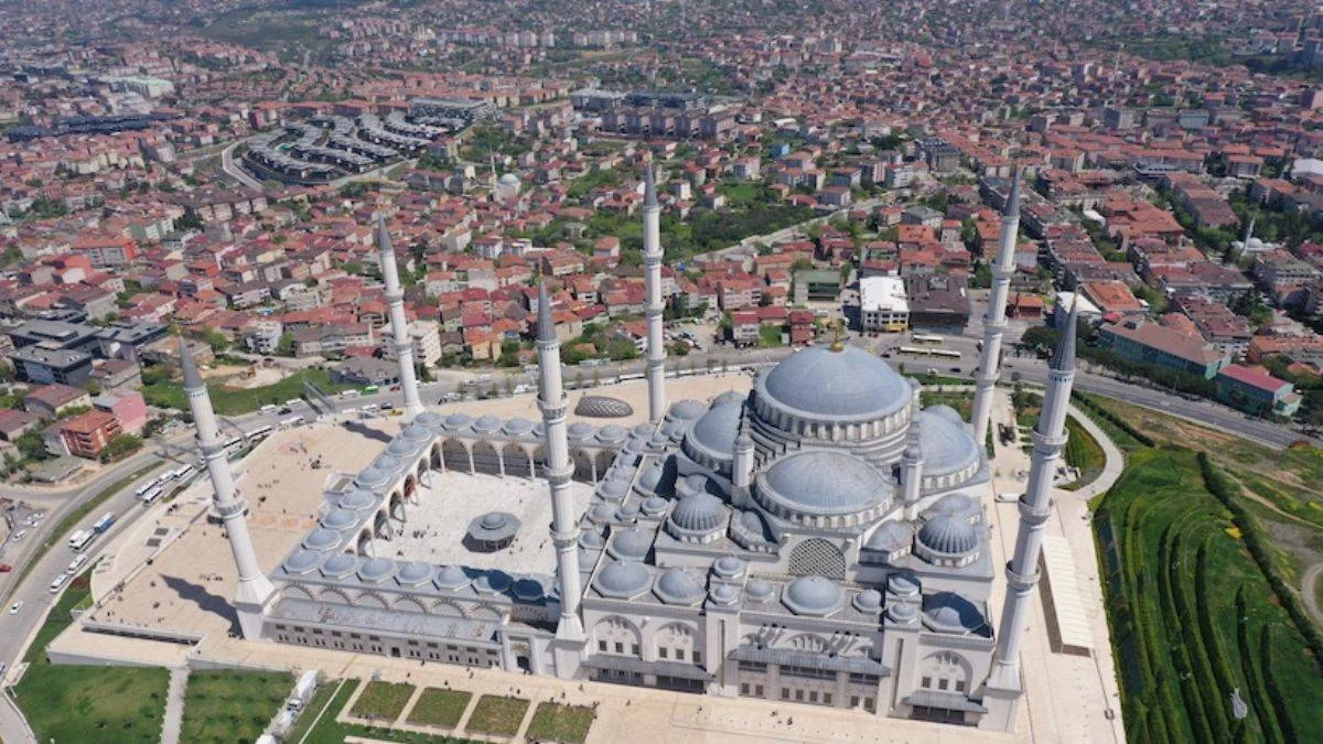 Büyük Çamlıca Camisi 3 yılda 25 milyon kişiyi ağırladı
