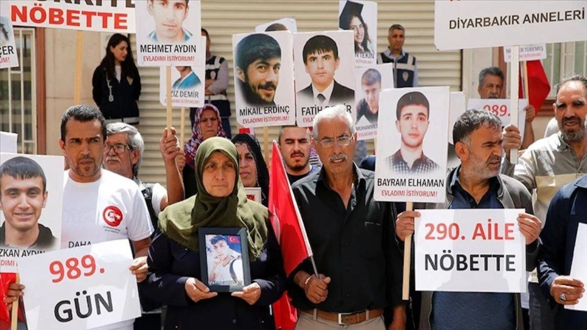Diyarbakır annelerinin oturma eylemine bir aile daha katıldı