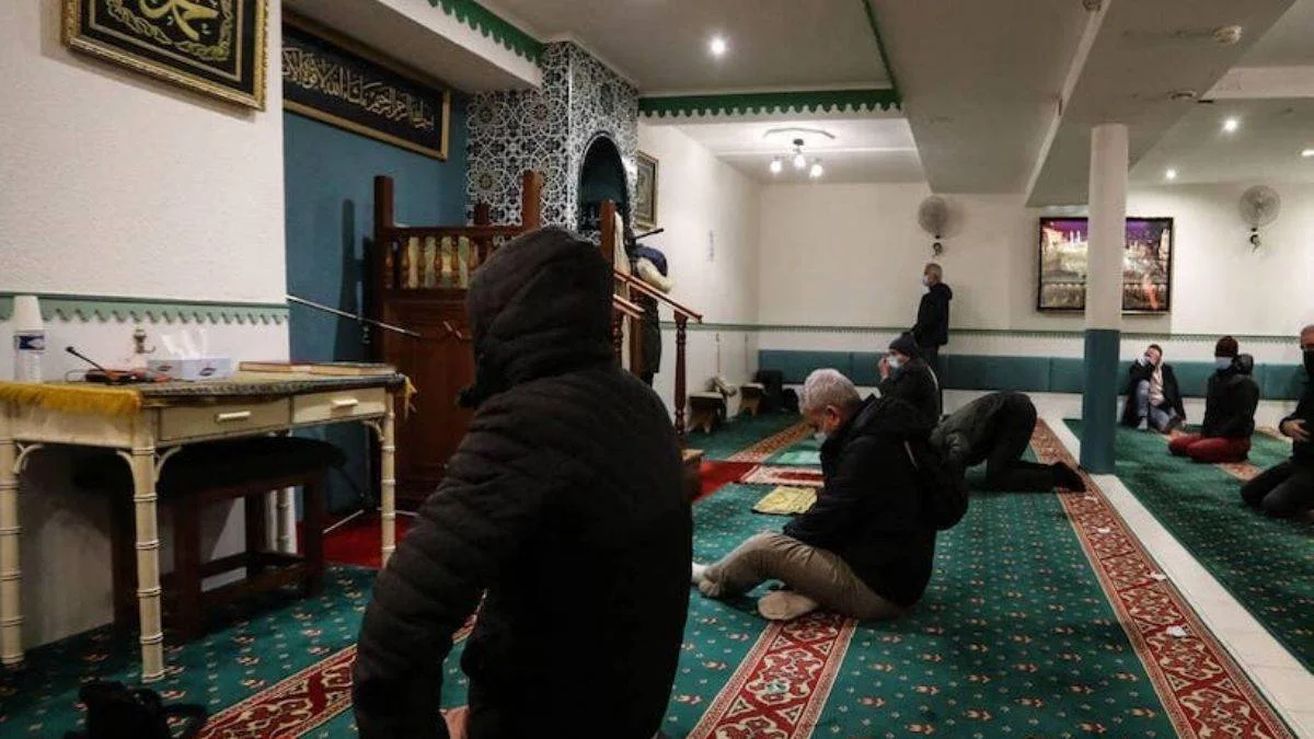 Fransız mahkemesinden flaş karar! Kapatılan caminin 'derhal' açılmasını kararlaştırdı