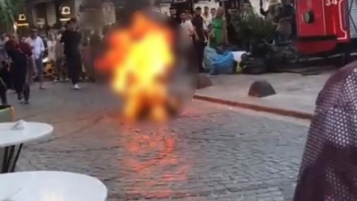 Galata Kulesi önünde kendini tinerle yakan kostümlü genç