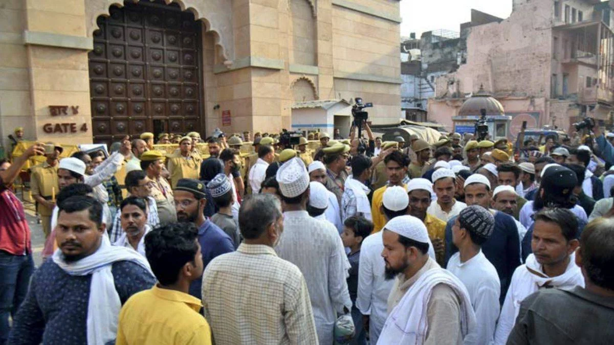 Hindistan'da tepki çeken cami yasağı kaldırıldı
