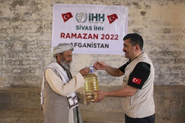 İHH Ramazan'da 2 milyon 700 bin kişiye ulaştı