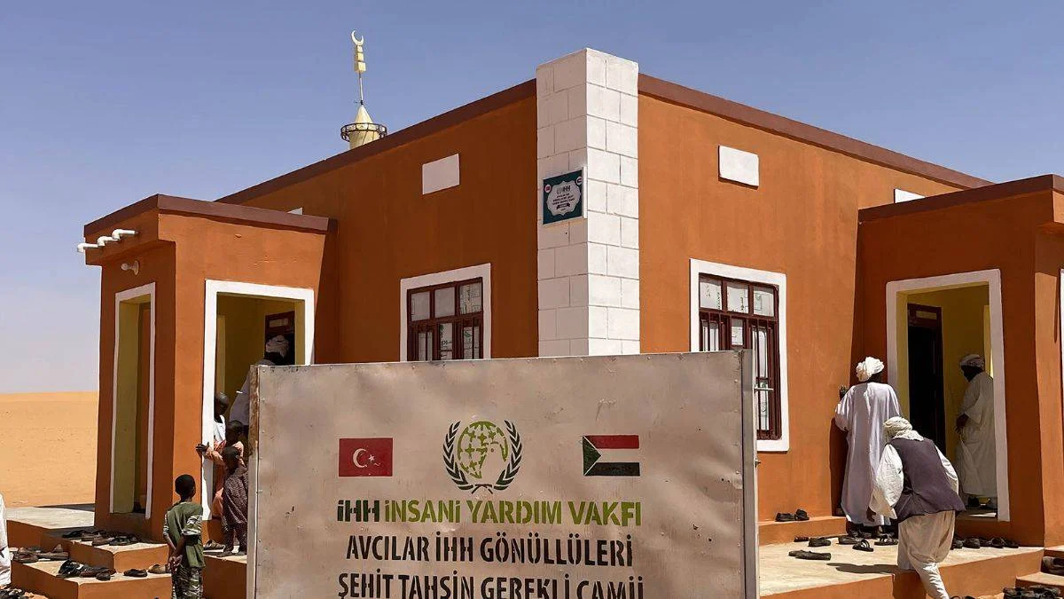 İHH Sudan'da cami inşa etti