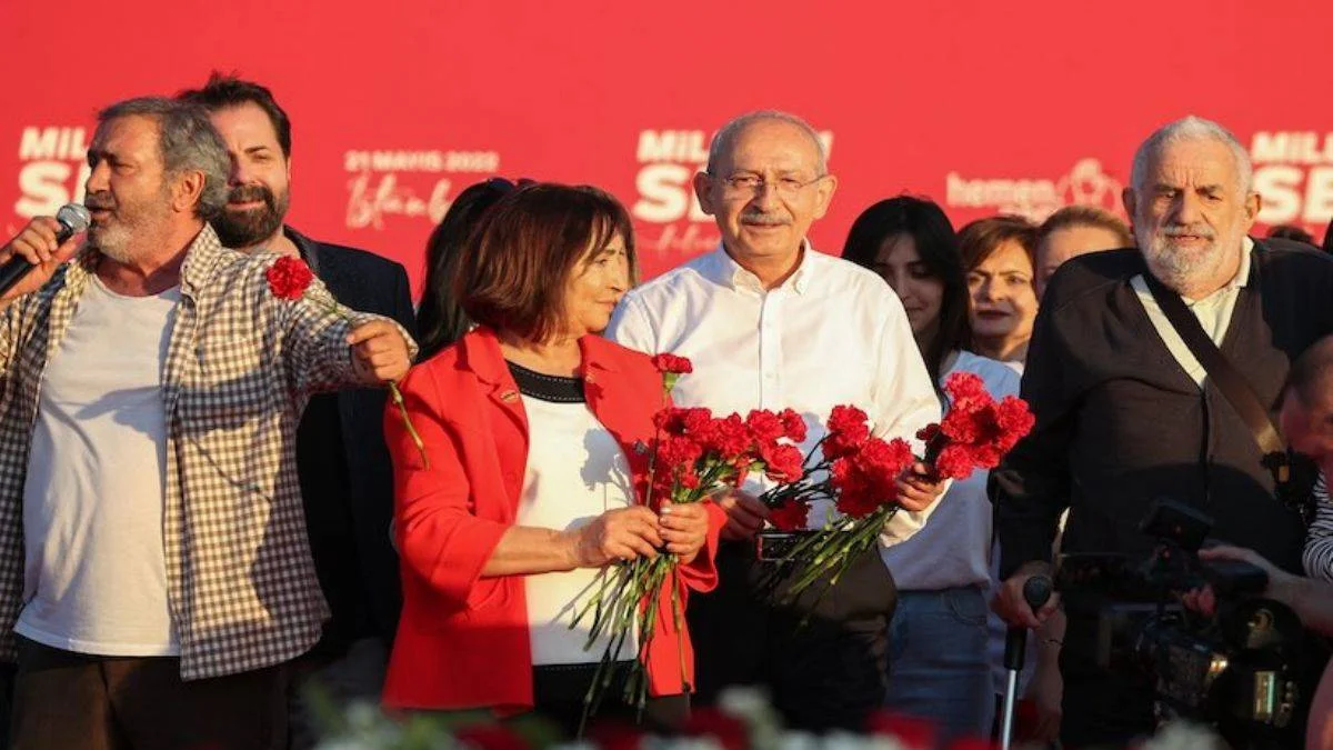 Kılıçdaroğlu'ndan dikkat çeken gece yarısı paylaşımları
