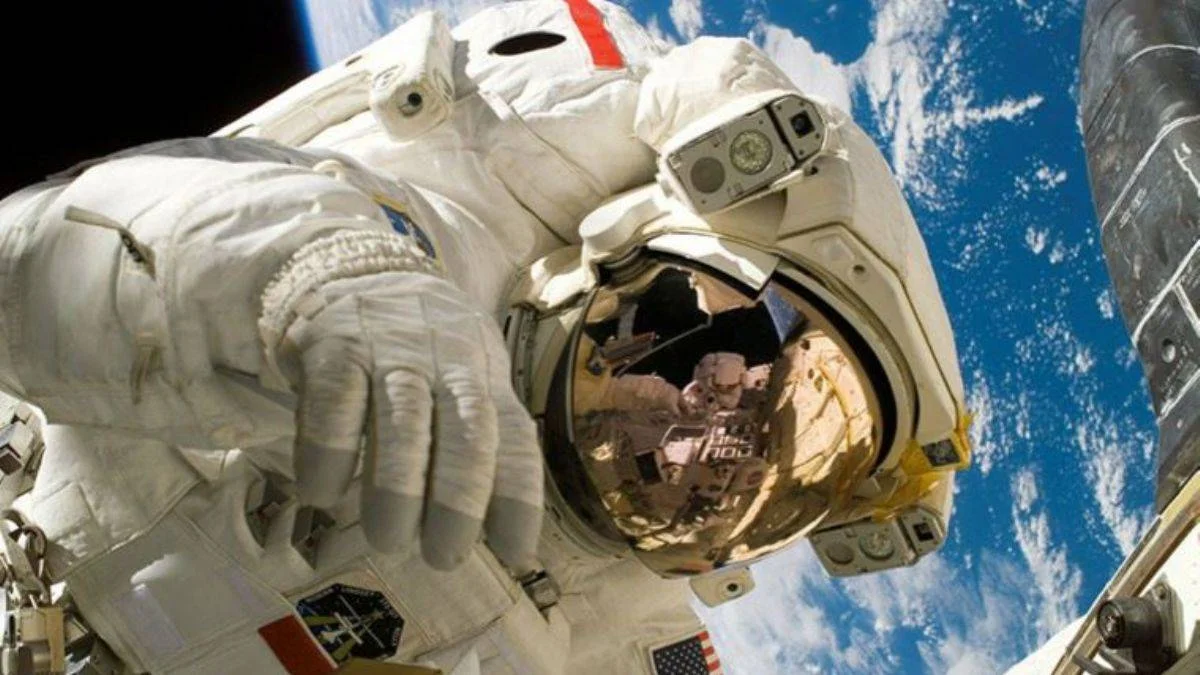 NASA'da alarm! Astronotun kaskına su doldu