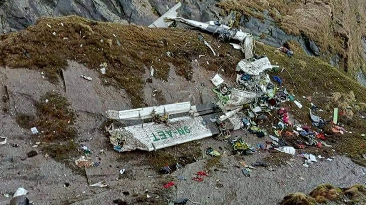 Nepal'de düşen uçakta 20 kişinin cansız bedenine ulaşıldı