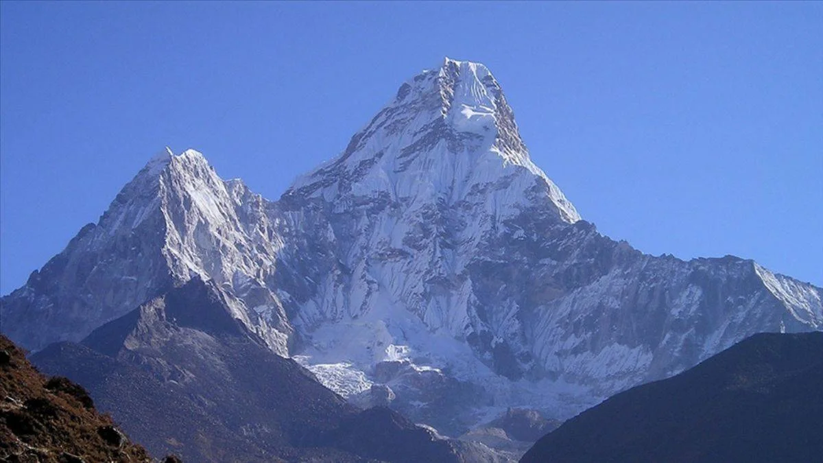 Nepalli dağcının 26. Everest rekoru