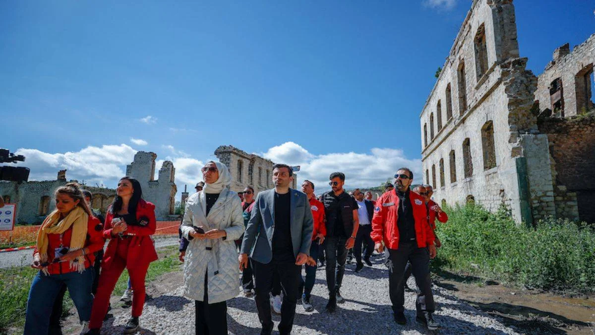 Selçuk Bayraktar sembol şehir Şuşa'da