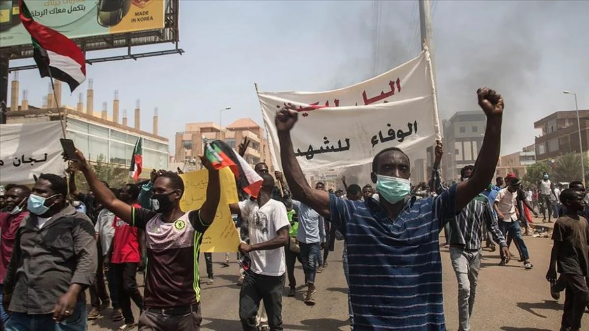 Sudan'da OHAL kaldırıldı; 63 siyasi tutuklu serbest