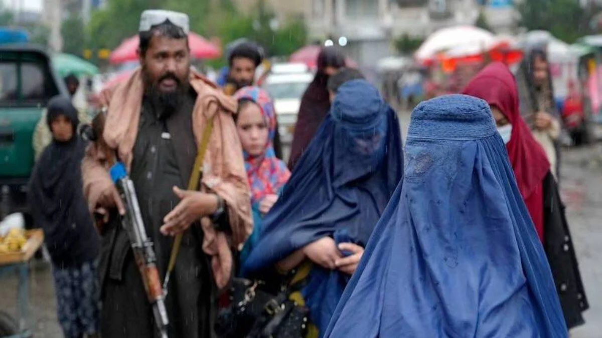 Taliban'dan burka kararı