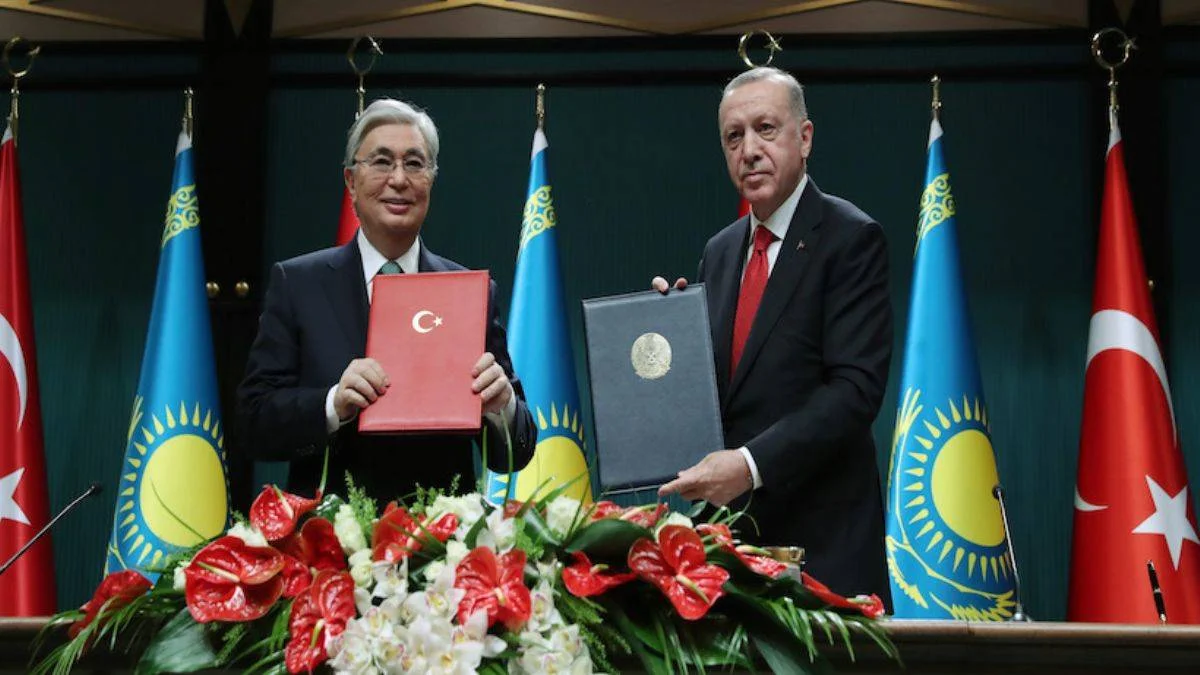 Tokayev'in Türkiye ziyareti Kazak basınında büyük yankı buldu