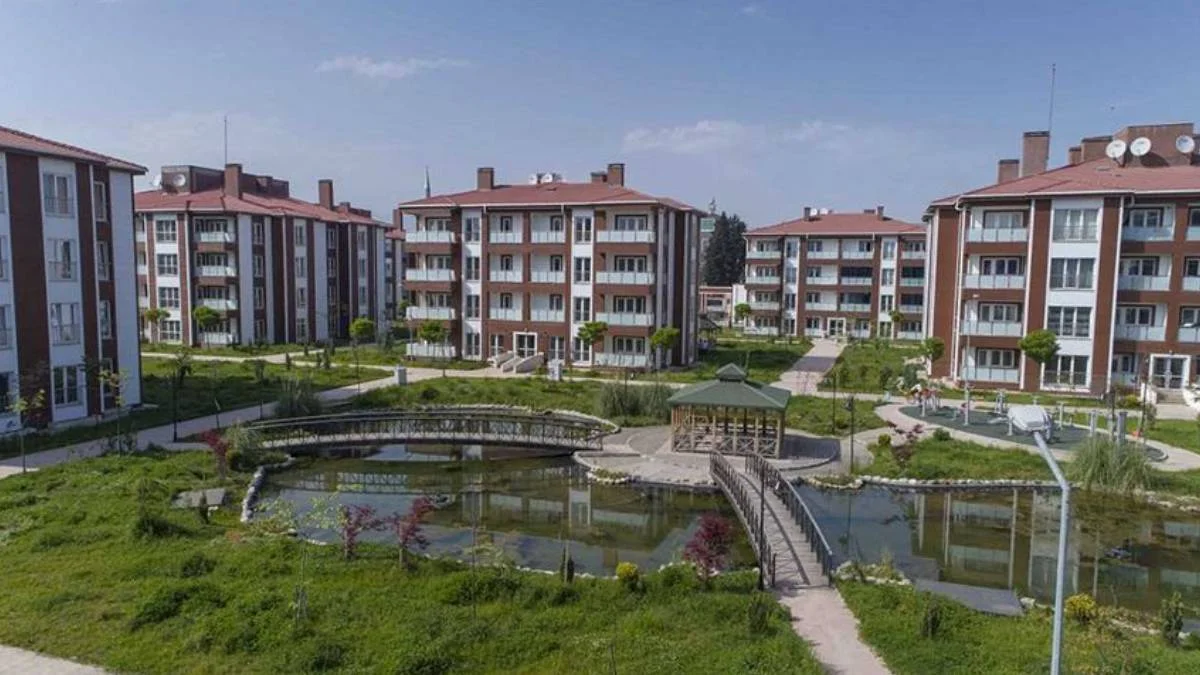 TOKİ 150 bin sosyal konut başvurusu ne zaman başlayacak? TOKİ 150 bin sosyal konut başvuru şartları neler? Aylık gelir ne kadar olanlar TOKİ'ye başvuru yapabilir?
