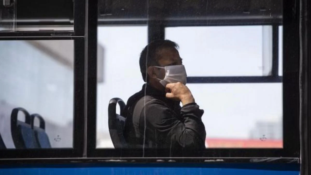 Toplu taşımada maske zorunluluğu kalktı