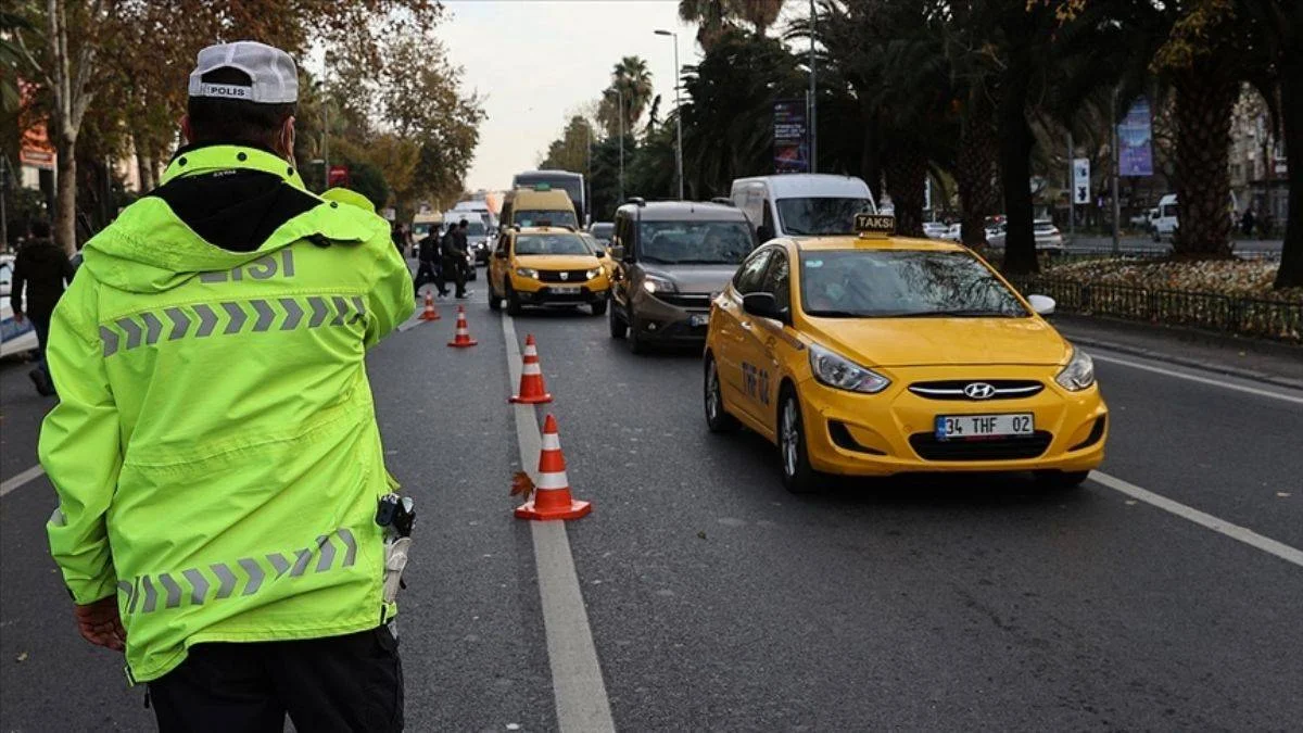 Trabzonspor'un şampiyonluk kutlamaları nedeniyle İstanbul'da bazı yollar trafiğe kapatılacak