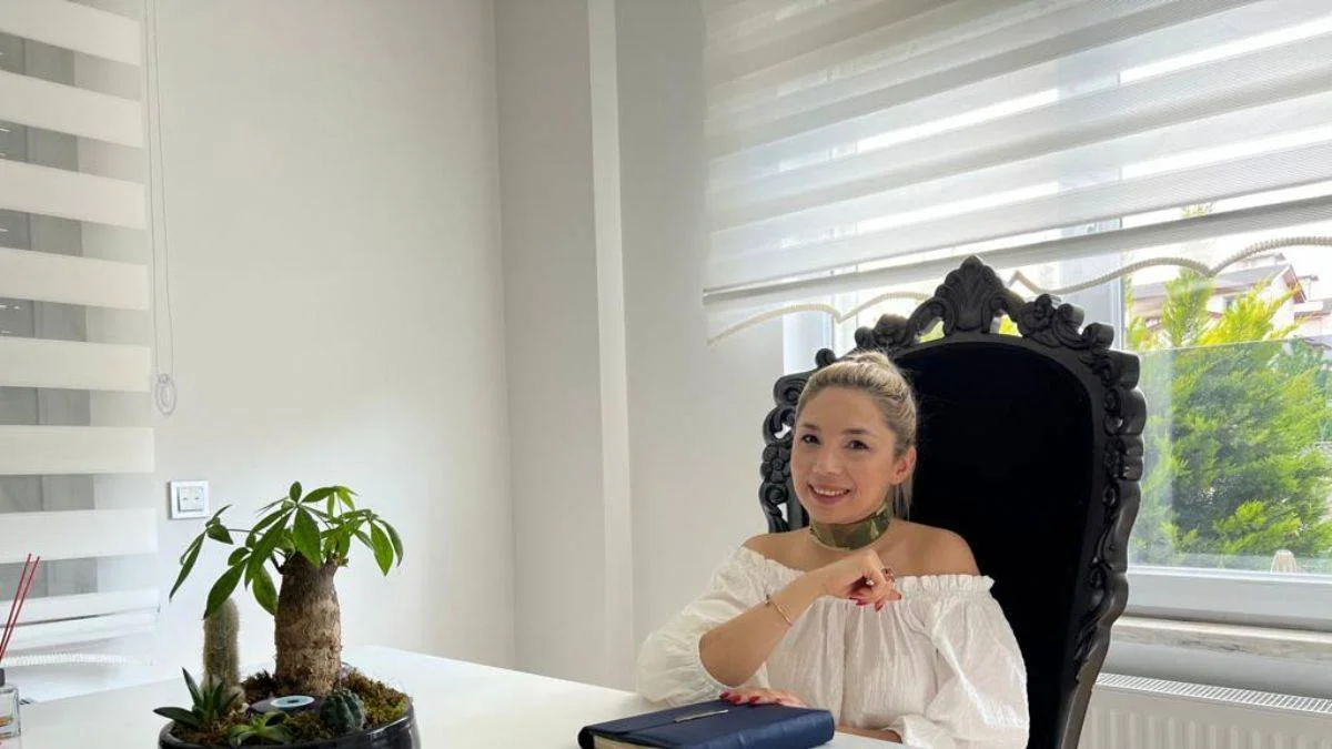 Tuğba Eser Kimdir? Kendinizi Nasıl Tanıtırsınız?