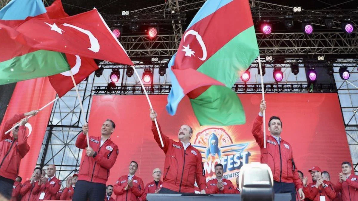 Türkiye ve Azerbaycan uydu alanında beraber hareket edecek