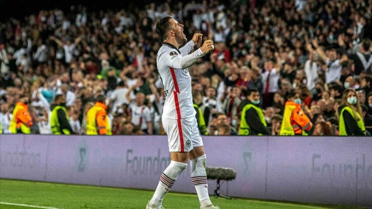 UEFA Avrupa Ligi: Sezonun en iyi oyuncusu Kostic