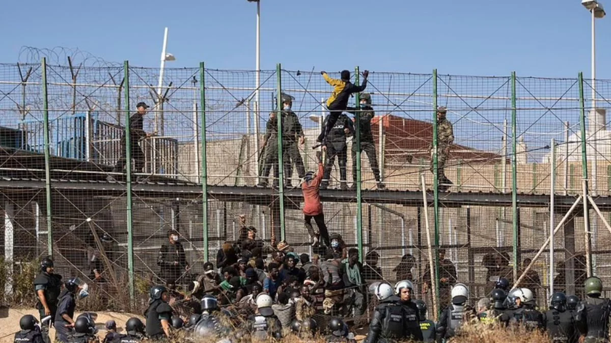 Afrika'dan Avrupa'ya göç yolunda izdiham: 23 kişi hayatını kaybetti