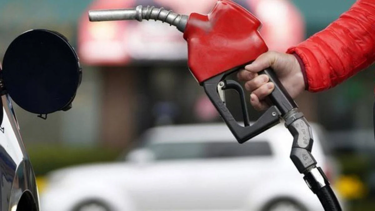 Akaryakıt fiyatlarına indirim mi yapıldı? Benzin ve motorine indirim mi geldi? Brent petrol varili ne kadar?