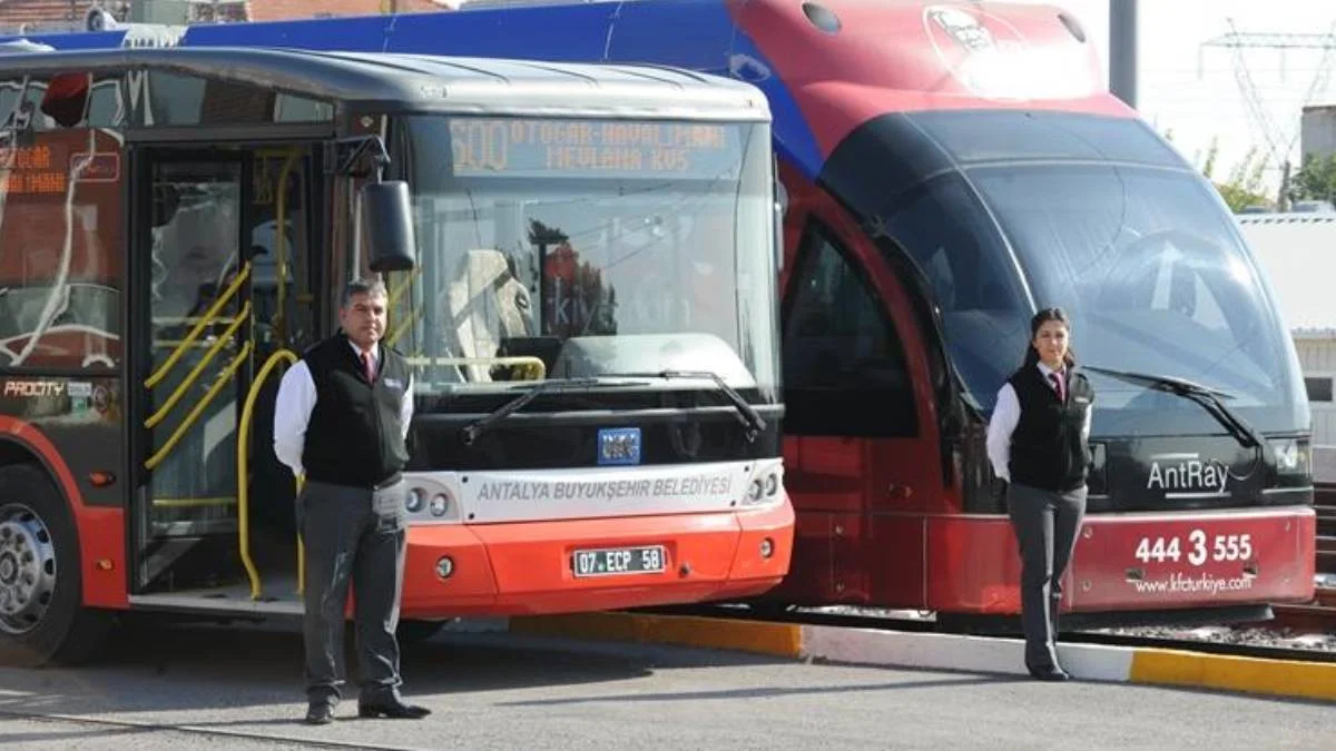 Antalya'da YKS'ye girenlere otobüsler ücretsiz mi? Antalya'da bugün (18-19 Haziran) otobüs metro bedava mı? YKS sınavında Antalya'da toplu taşıma ücretsiz mi?