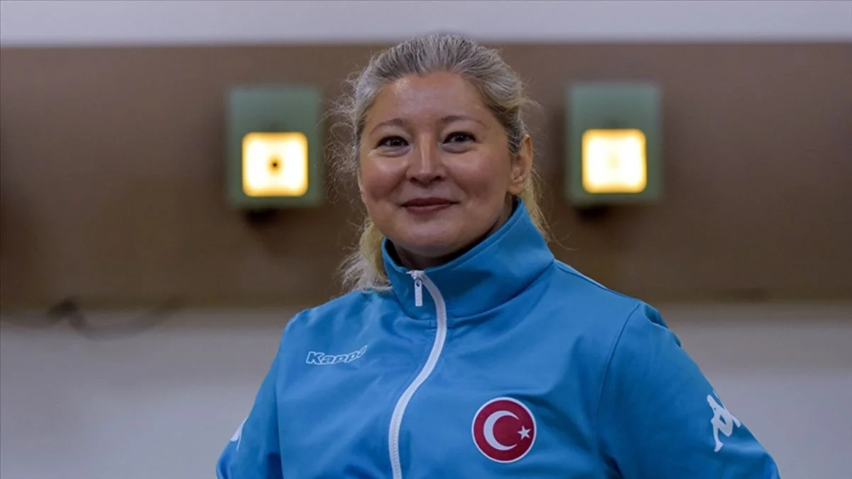 Aysel Özgan, Dünya Kupası'nda rekor kırarak altın madalya kazandı