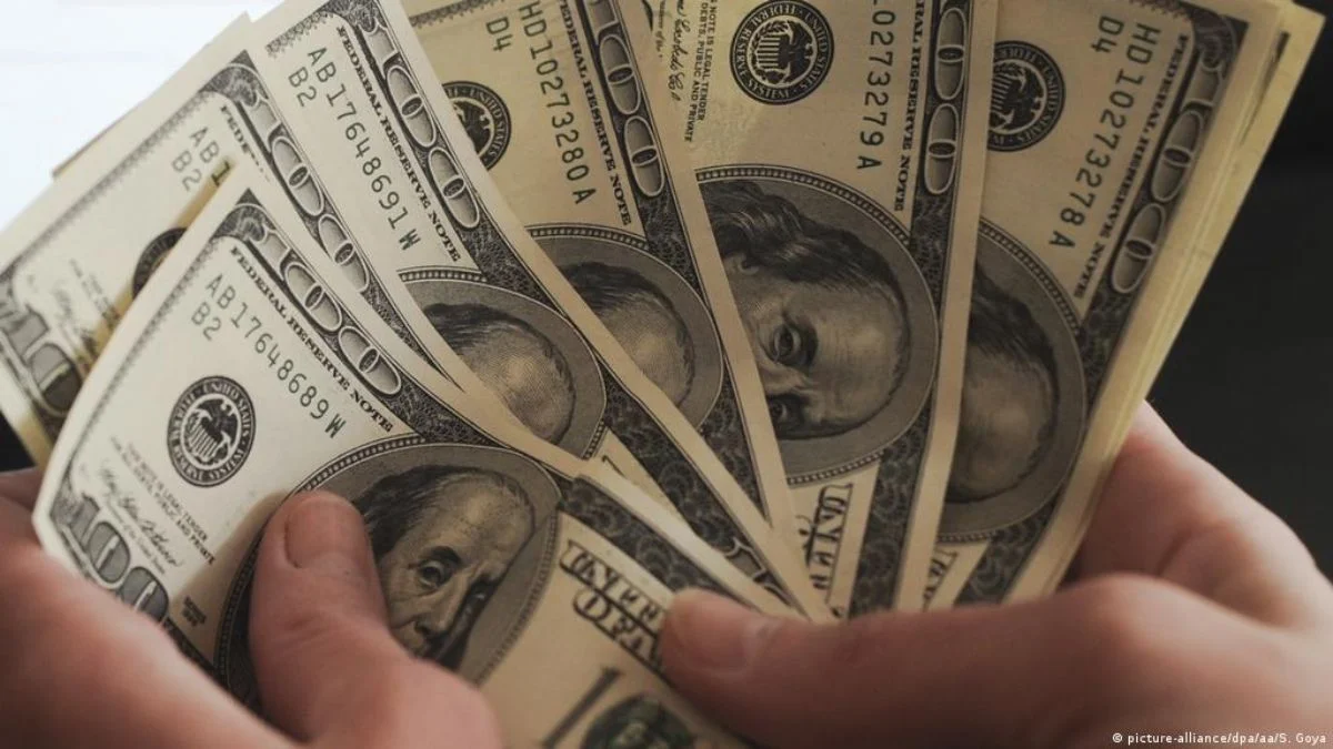Bedava verilen koltuğun içinden 36 bin dolar çıktı