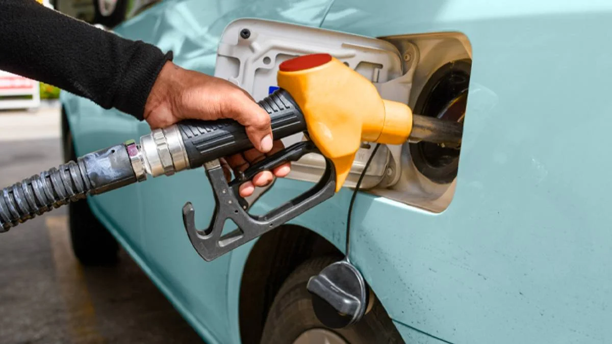 Benzine, mazota zam mı geldi? Benzine zam mı gelecek? 1 Haziran benzine zam mı yapılacak? 1,22 kuruş zam ne zaman? 2 Haziran Perşembe benzin zammı |