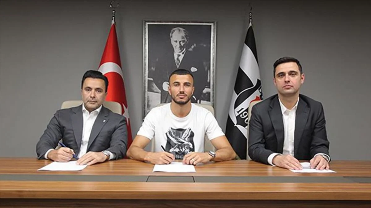 Beşiktaş, Saiss'i transfer etti