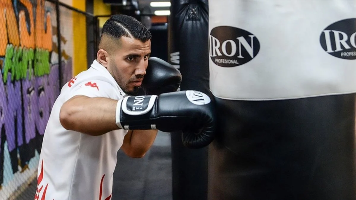 Bulaşıkçılıktan dünya kick boks şampiyonluğuna uzandı